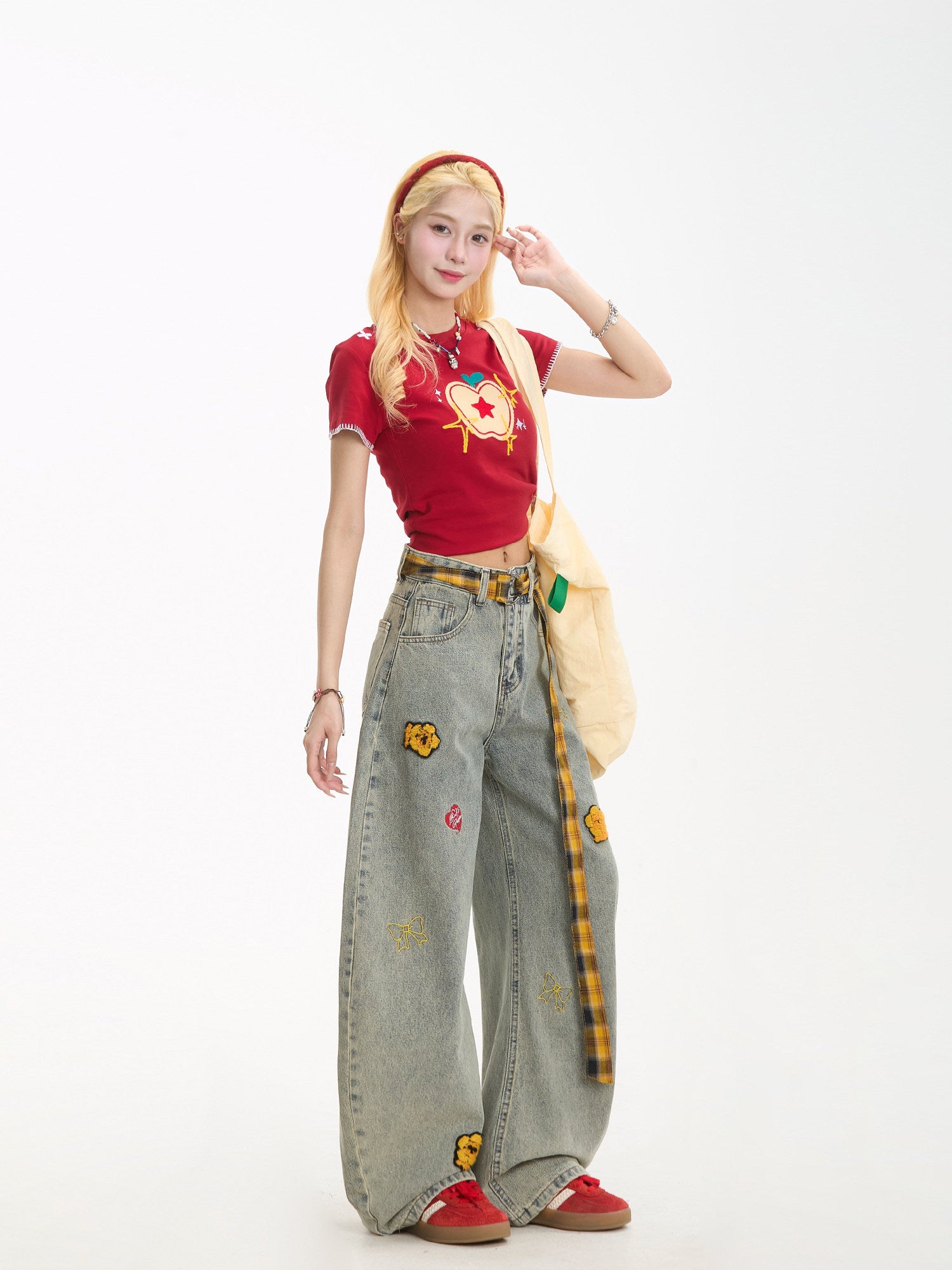 NERESUM apple embroidery tee, straight shoulder detail