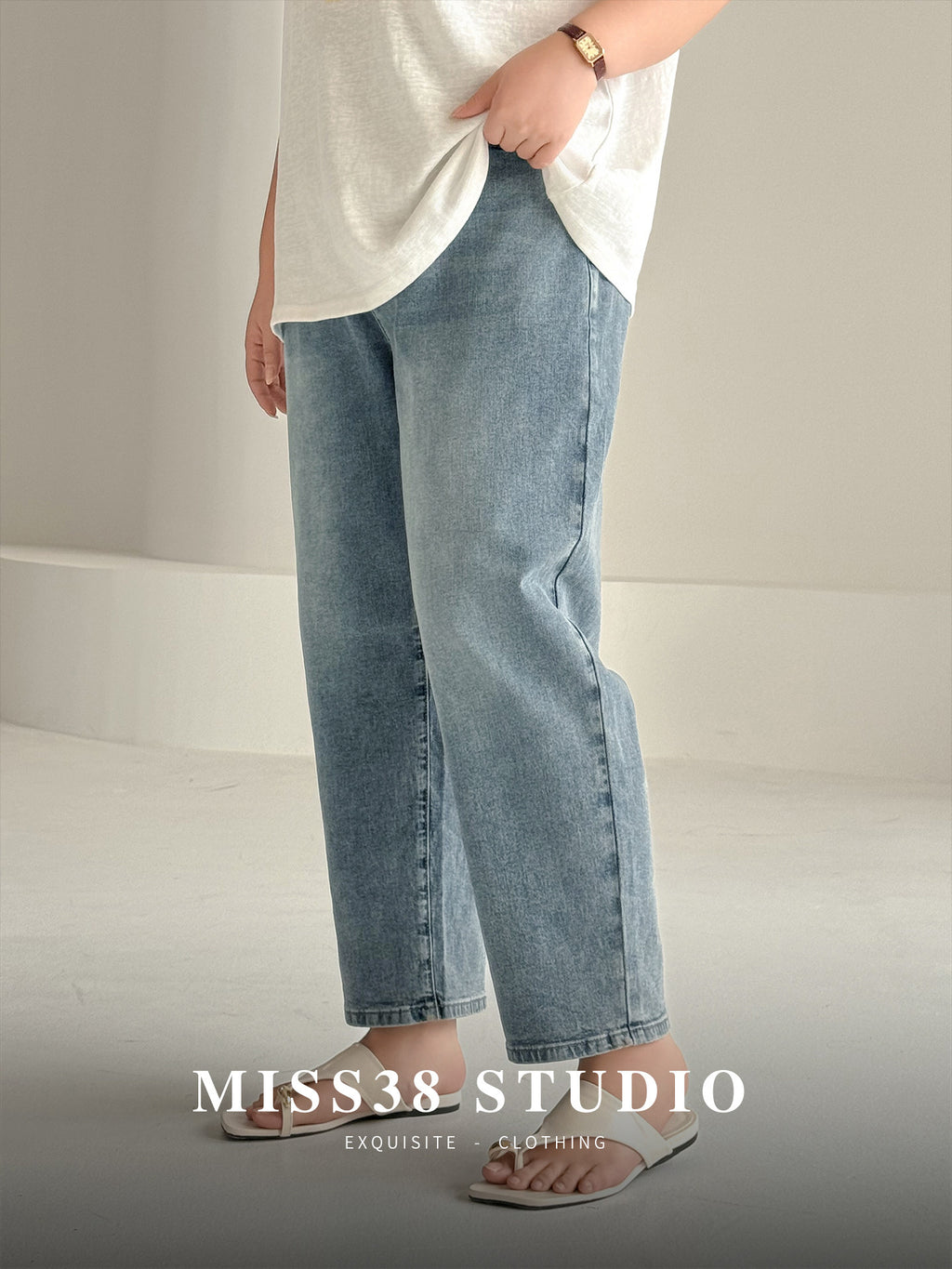 Plus-Size High-Waist Cropped Jeans