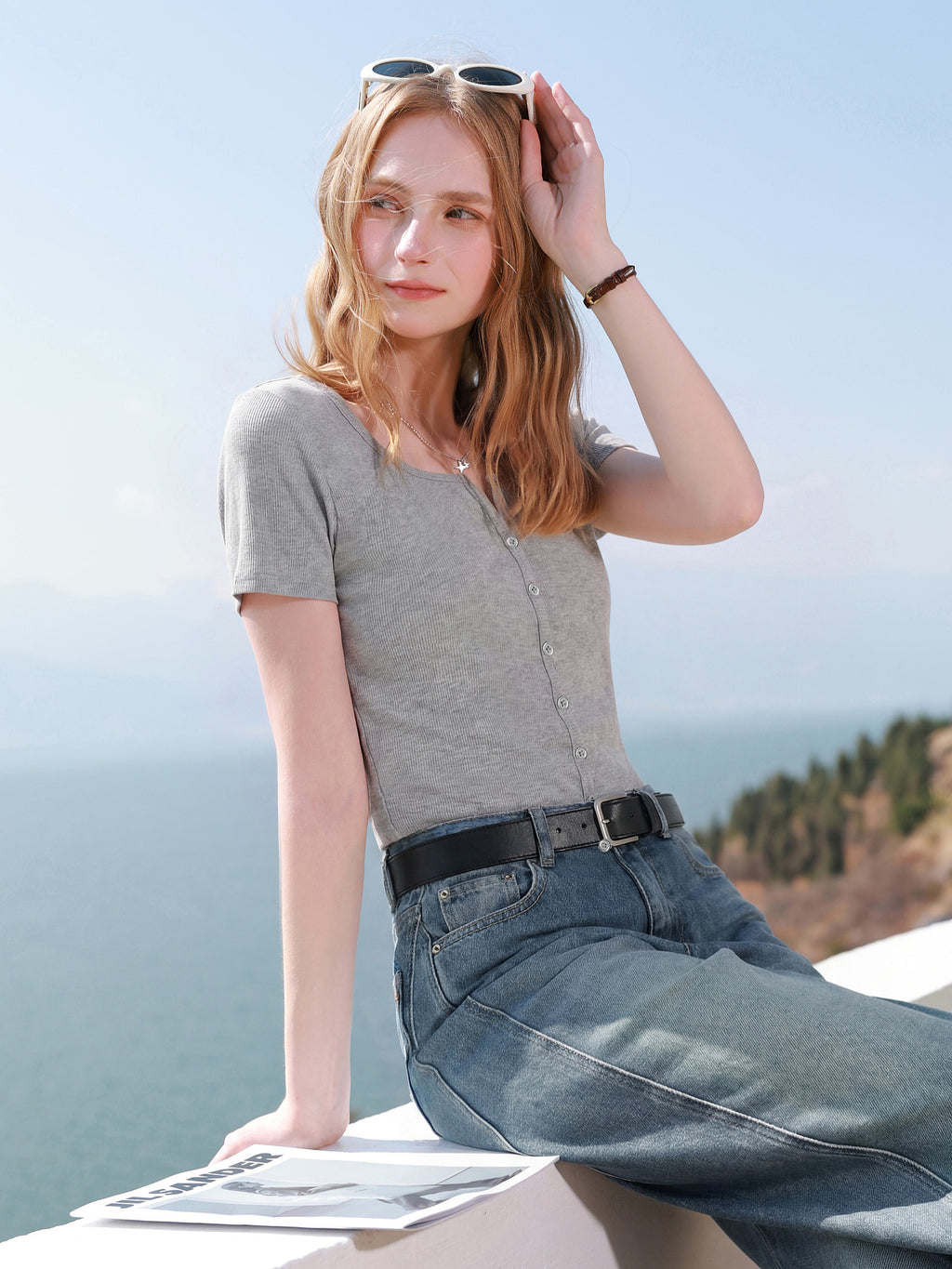 SANCAI short-sleeve slim-fit pullover for women, front view